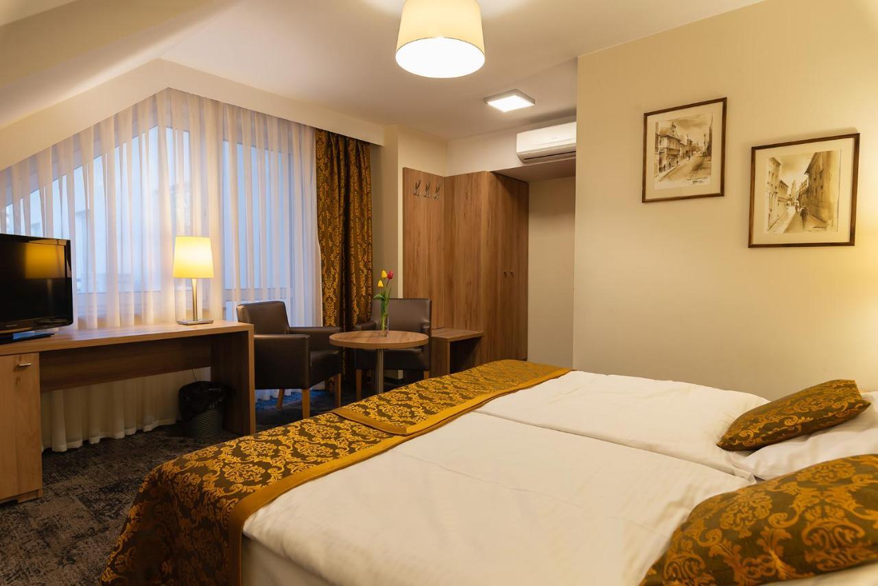 Hotel Olesno Esterno foto